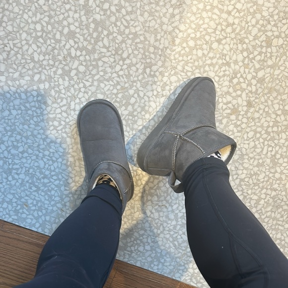 H&M Slip-on Suede Boots - Picture 4 of 6